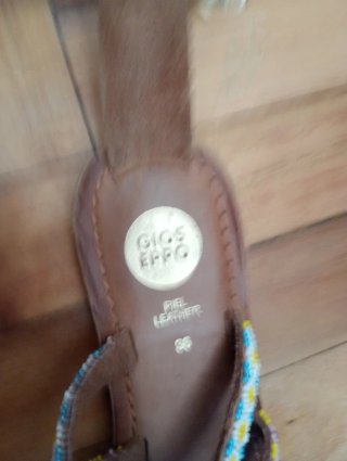Sandalias Oggi Multicolor con Detalles