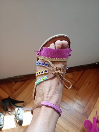Sandalias Oggi Multicolor con Detalles