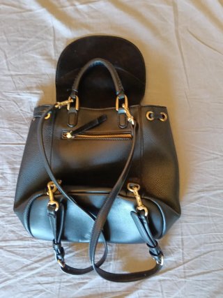 Bolso mochila saco efecto piel negro