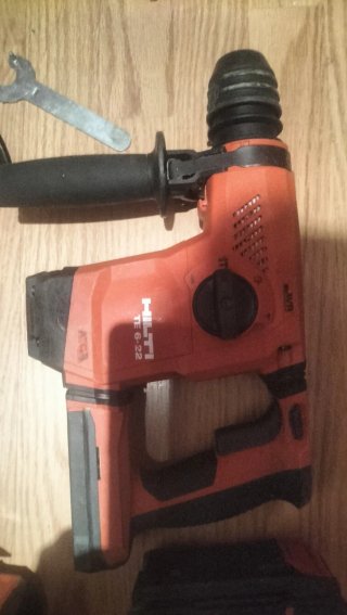 Hilti Martillo  TE 6-22y Amoladora  AG 4S-22
