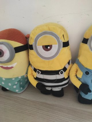 Lote 4 Peluches Minions + Unicornio
