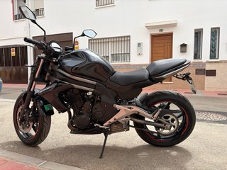 Kawasaki ER-6n Negra
