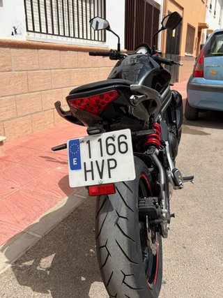 Kawasaki ER-6n Negra