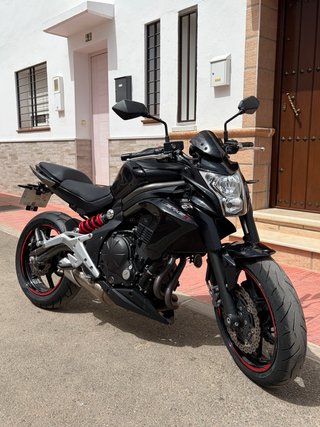 Kawasaki ER-6n Negra