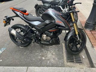 QJ motor SRK 125S Gris/Naranja
