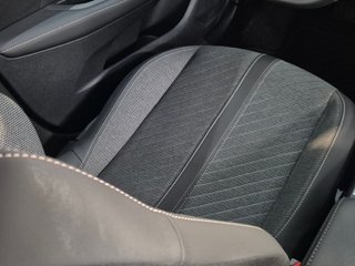 Peugeot 208 Allure HYBRID 110 eDCS6