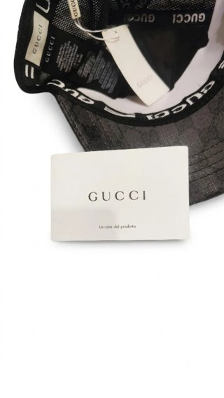 Cappello Gucci stampa ape GG