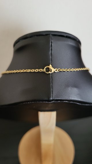 Collar “Vigilia”.