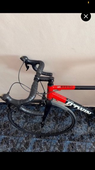 Bicicleta de carretera B'TWIN Roja y Negra