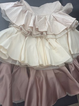 Traje de flamenca beige y rosa