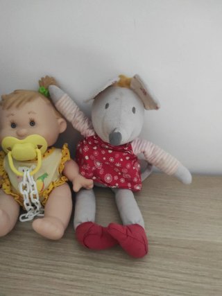 Lote de peluches: Olaf, Elsa, gato y más