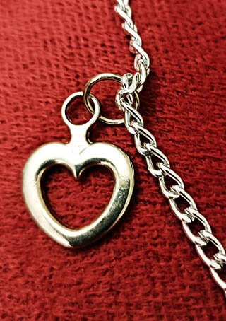 Indossa la tua storia.-collana a catena con ciondo