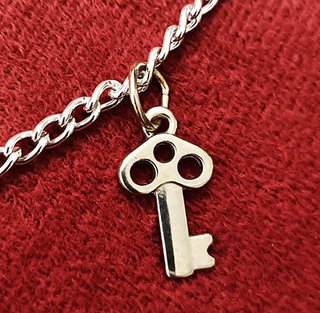 Indossa la tua storia.-collana a catena con ciondo