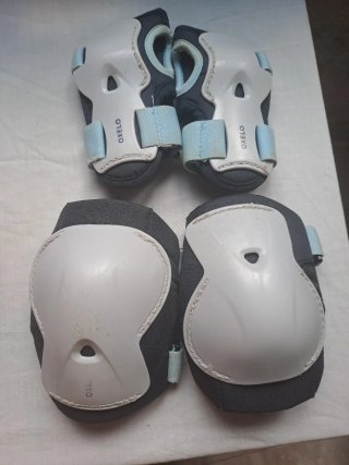 Casco y protecciones patinaje niña