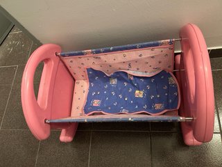 Cuna Mecedora Rosa y Azul para Muñecas