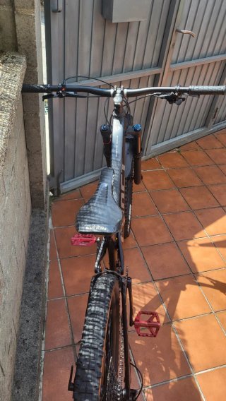 Bicicleta Enduro Ghost Negra
