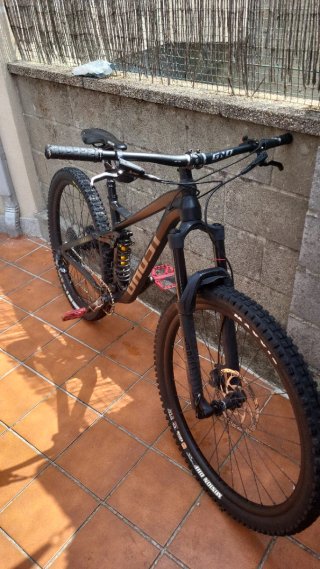 Bicicleta Enduro Ghost Negra
