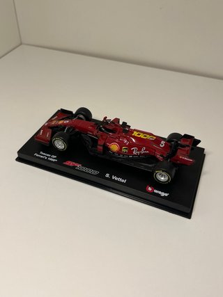 Ferrari SF1000 Vettel 1/43 Bburago