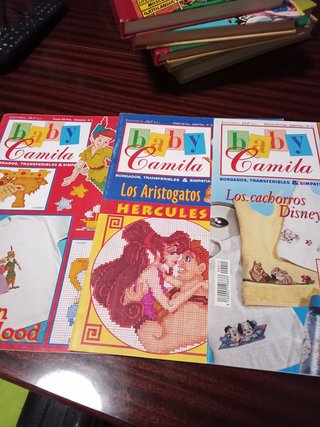 3 revistas de punto de cruz de Disney