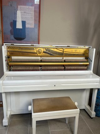 Piano Vertical Yamaha Blanco