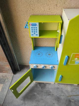 Cocinita de madera infantil