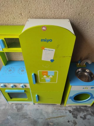 Cocinita de madera infantil