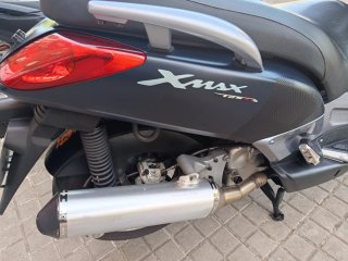 Yamaha XMAX 125 Negra/Gris de persona adulta