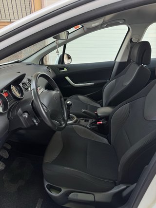 Peugeot 308 2010