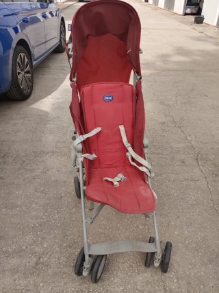 Carrito de bebé plegable marca CHICCO