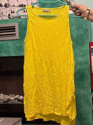 Camiseta larga Stradivarius amarilla