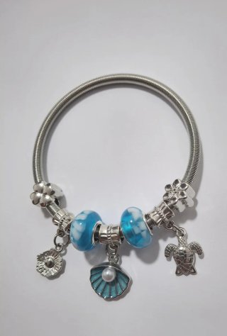 Pulseras estilo Pandora con charms variados Nuevas