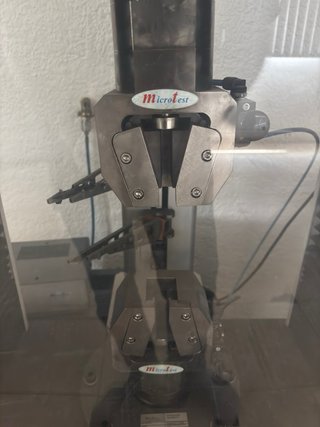 Máquina de Tracción y Compresión CNC