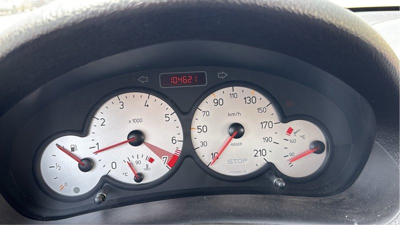 Peugeot 206 2002 es un 1600 nose la version - foto 1
