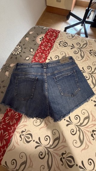 Pantalones cortos Zara denim con perlas Talla M