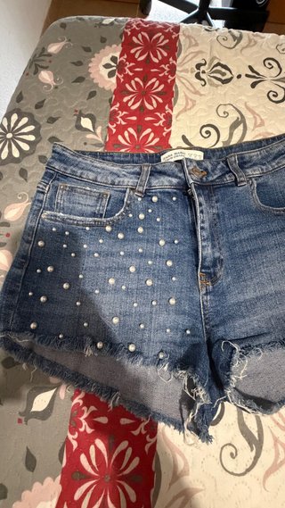 Pantalones cortos Zara denim con perlas Talla M