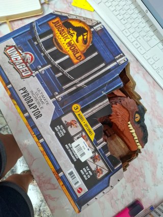 Jurassic World Pyroraptor Uncaged Mattel