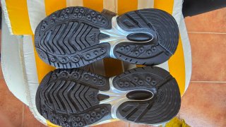 Adidas Adistar XLG 2.0 Negro/Plata. Solo en Mano