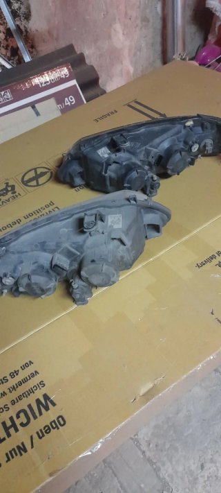 Faros Delanteros Nissan Almera 2005