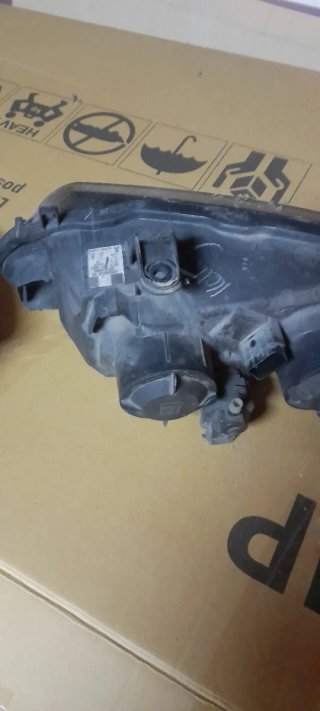 Faros Delanteros Nissan Almera 2005