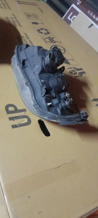Faros Delanteros Nissan Almera 2005