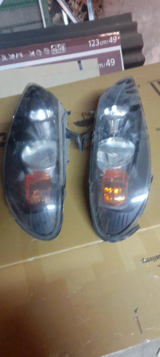 Faros Delanteros Nissan Almera 2005