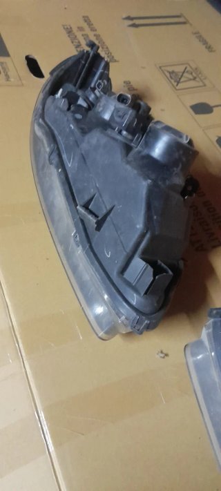 Faros Delanteros Nissan Almera 2005