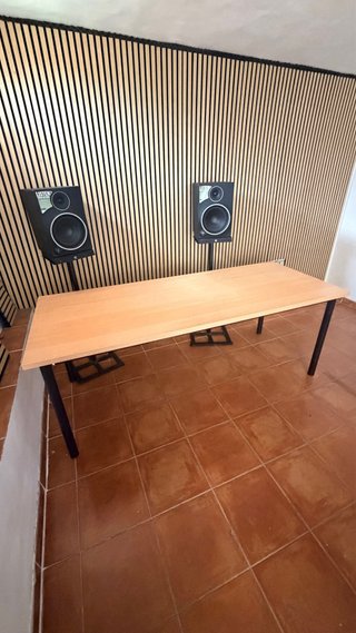 Mesa de estudio de madera maciza