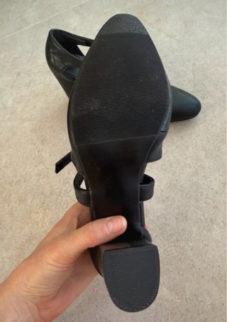 Zapatos de tacón cuero negros sin estrenar