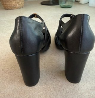 Zapatos de tacón cuero negros sin estrenar