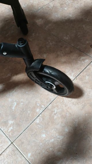 Carrito de muñecas juguete COMO NUEVO