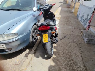 Suzuki Katana 50 Scooter Roja y Negra
