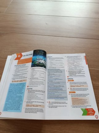 ROADMAP B2+ STUDENTS BOOK WITH DIGITAL RESOURCE...