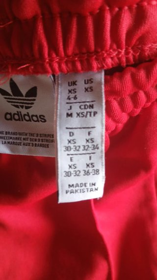 Pantalón Adidas Rojo con Rayas Blancas