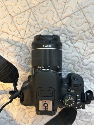 Canon EOS 700D + Objetivo 18-55 IS STM + Bolsa